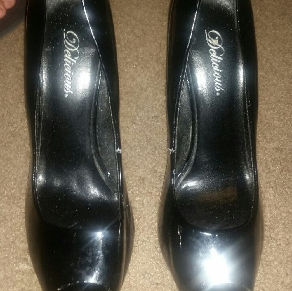 Heels - Picture 2 of 2